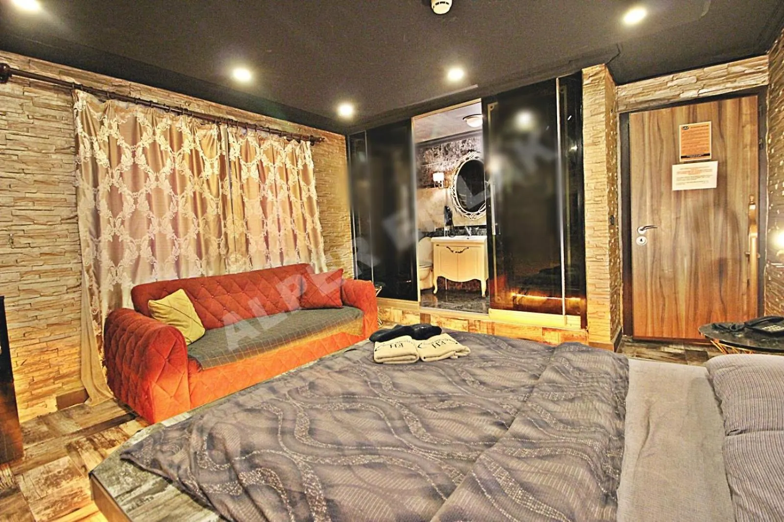 Capsule hotel Elegant House Apart Otel