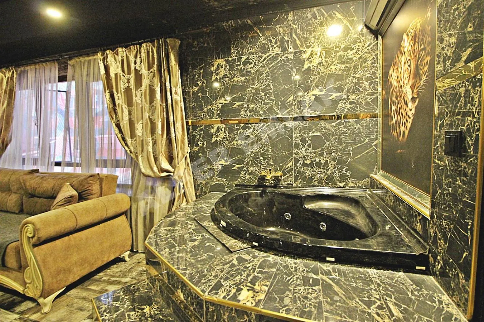 Elegant House Apart Otel Capsule hotel