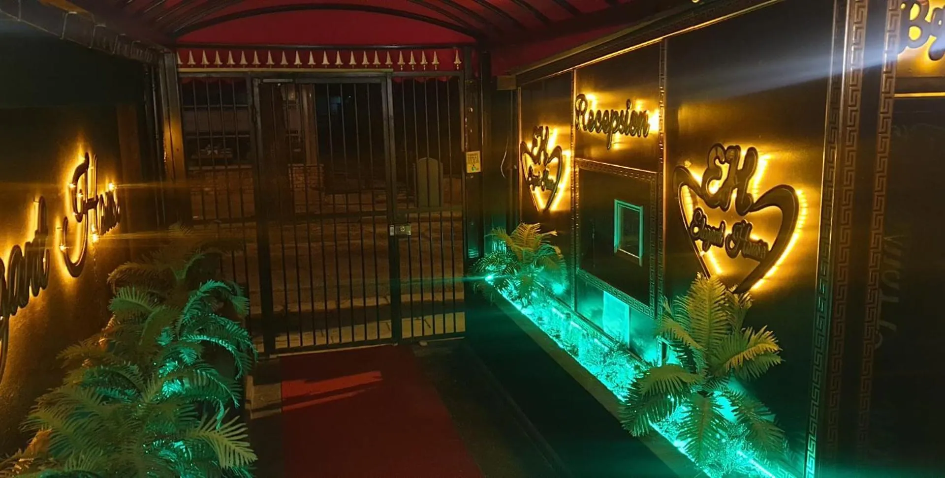 Elegant House Apart Otel Capsule hotel